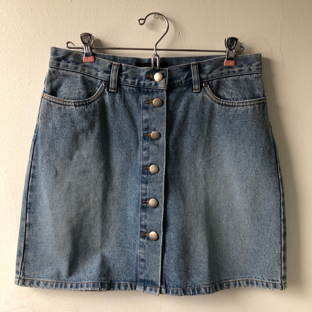 Trendy Moda Button Down Mini Skirt